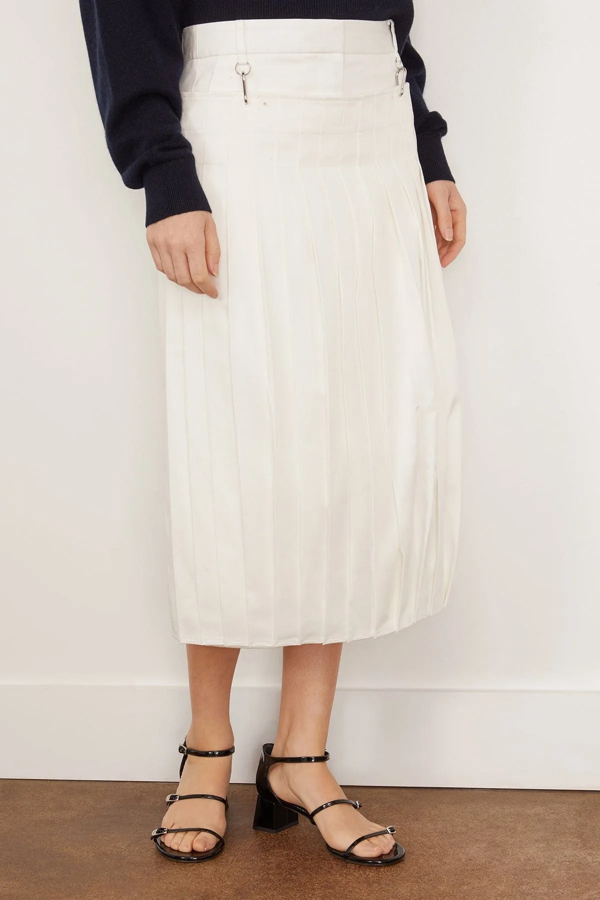 Chino Convertible Pleated Skirt in White