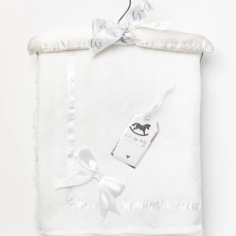 Sherpa Back Knitted Wrap with Padded Hanger - White (75x90cm) W23986